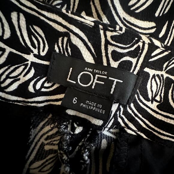 Ann Taylor LOFT High-Rise Wide Leg Printed Pant - Picture 6 of 8